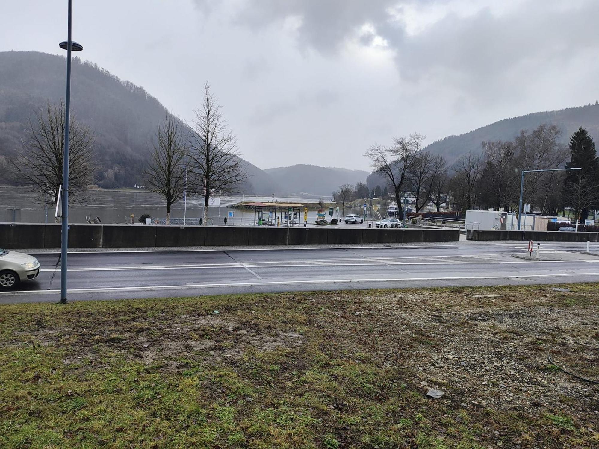 Pension Donaublick Grein 2 In Stifterstrasse 19A Bagian luar foto
