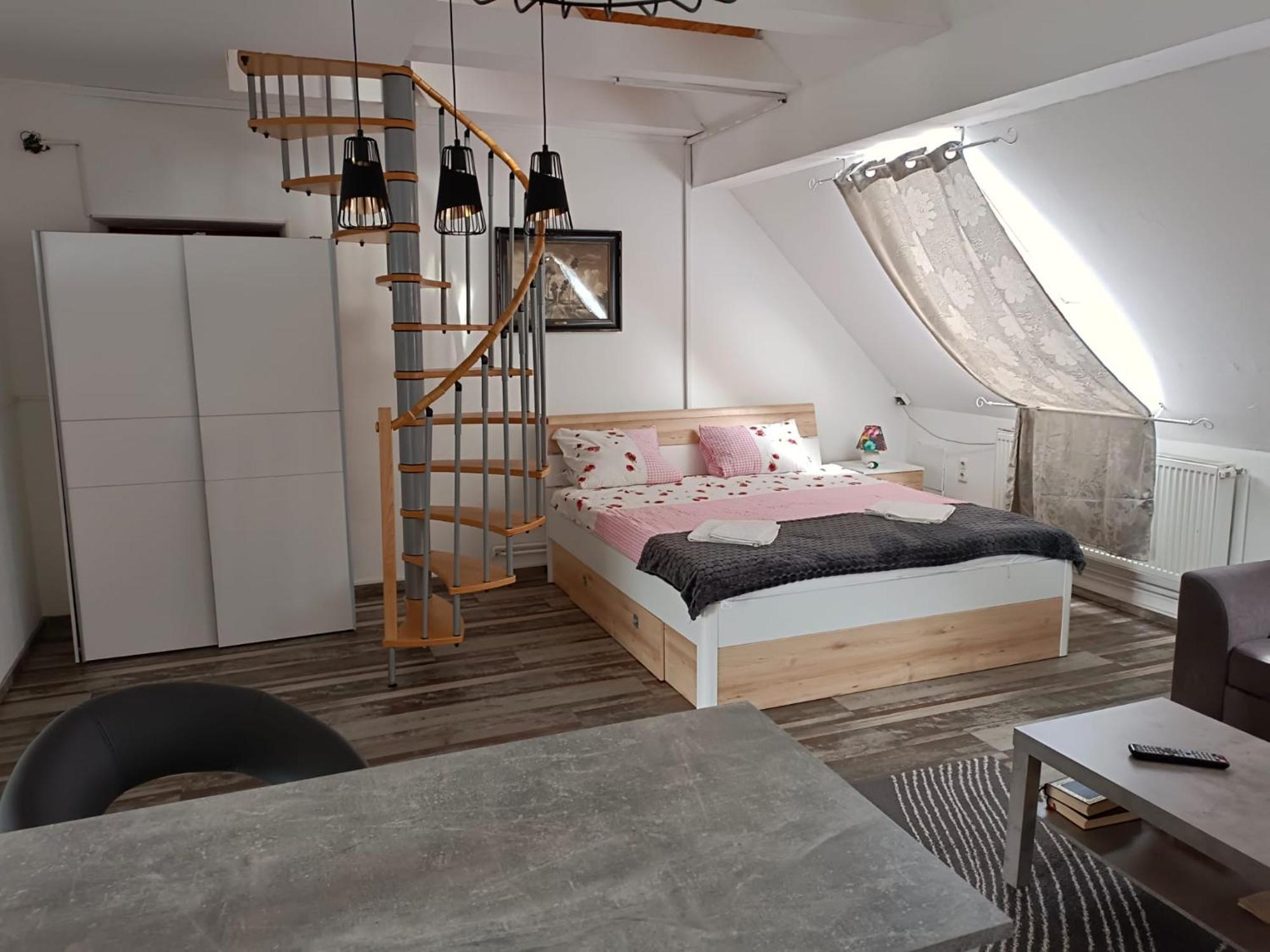 Pension Donaublick Grein 2 In Stifterstrasse 19A Bagian luar foto