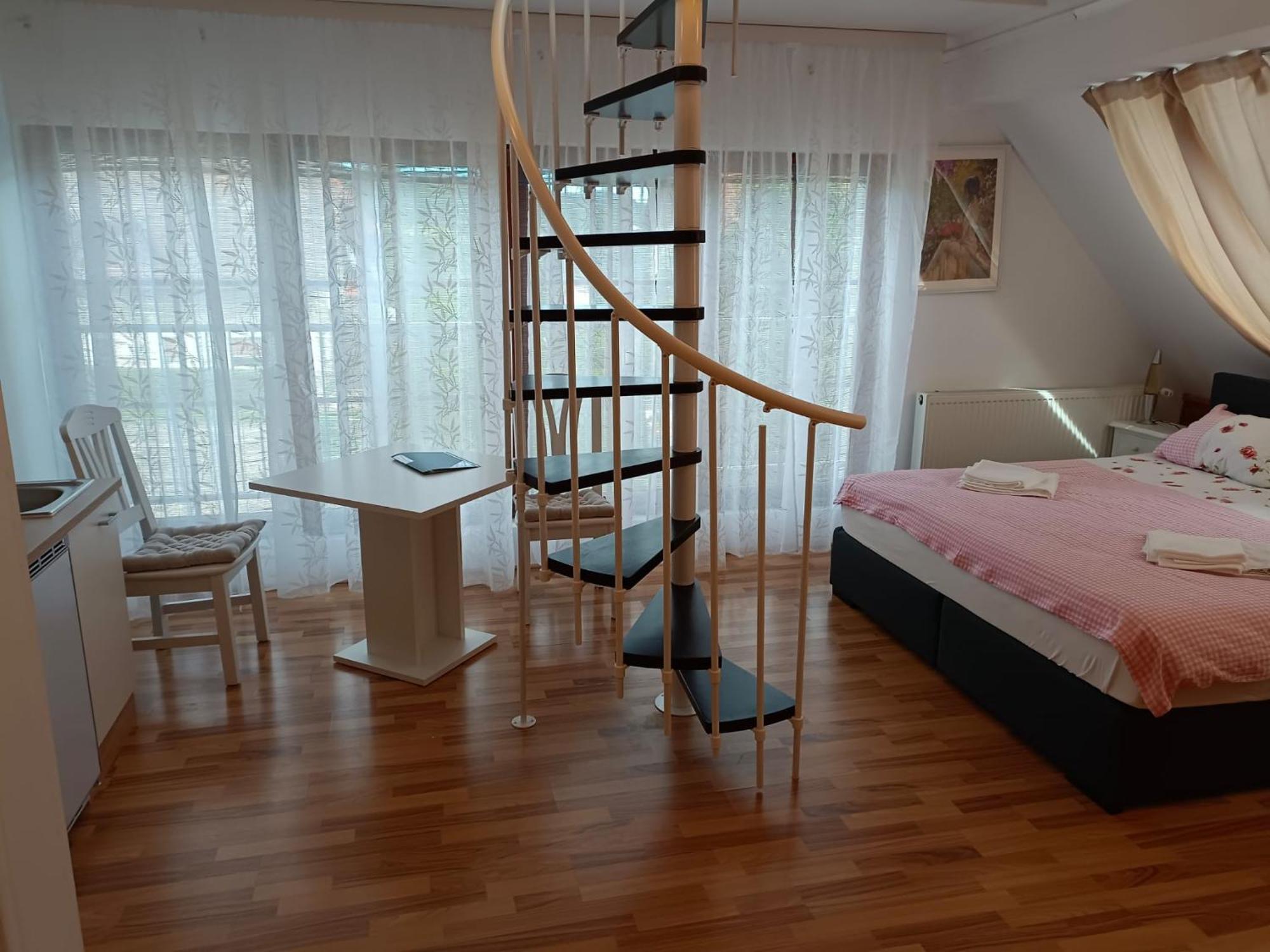 Pension Donaublick Grein 2 In Stifterstrasse 19A Bagian luar foto